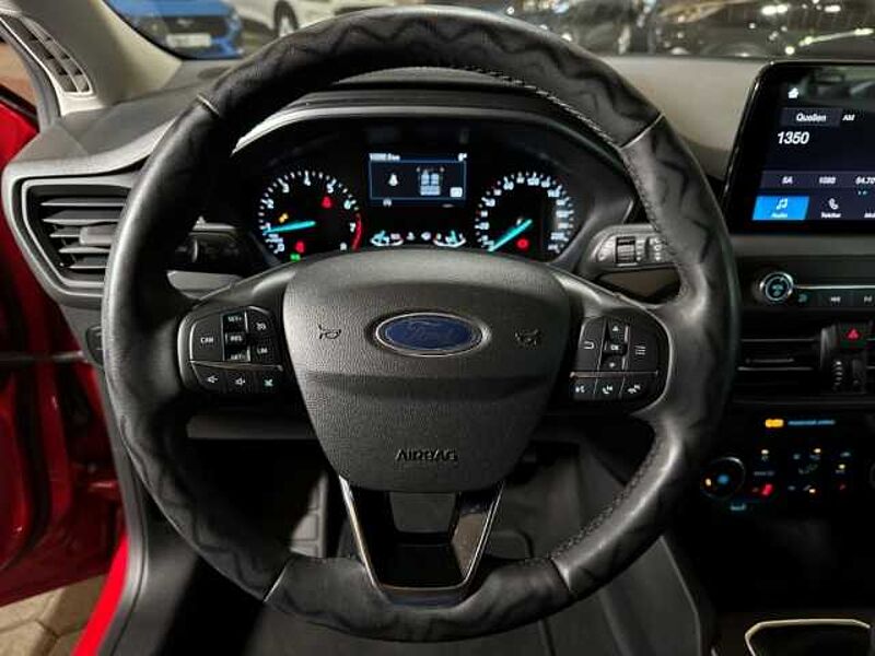 Ford Focus Cool&Connect+Parklpilot+Winter-P. +Tempo