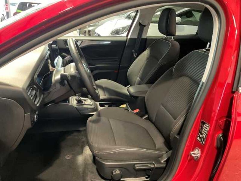 Ford Focus Turnier Titanium RÜCKF. Winter-P. NAVI. PDC