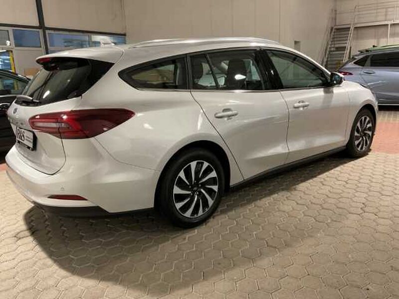 Ford Focus Turnier Titanium 4J Garantie RÜCKF. PDC NAVI.