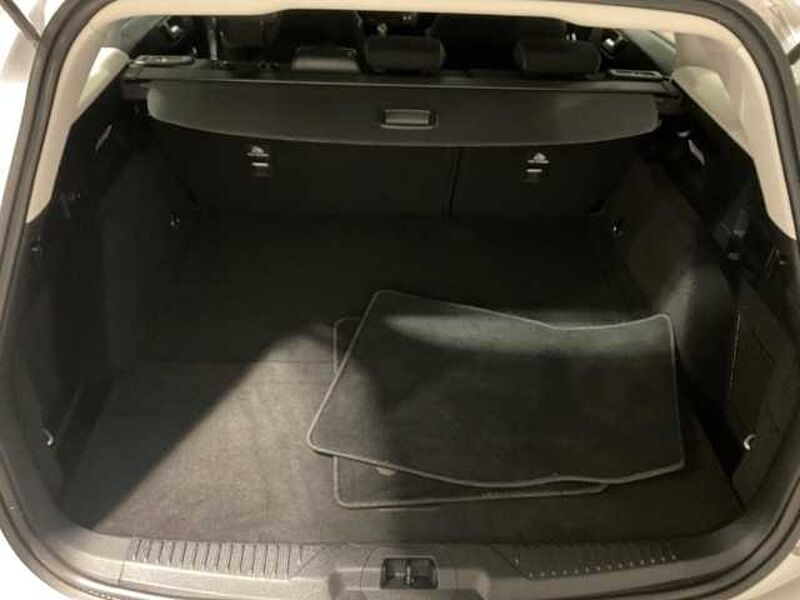 Ford Focus Turnier Titanium 4J Garantie RÜCKF. PDC NAVI.