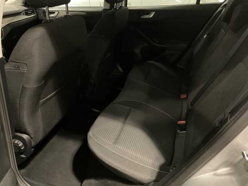 Ford Focus Turnier Titanium 4J Garantie RÜCKF. PDC NAVI.