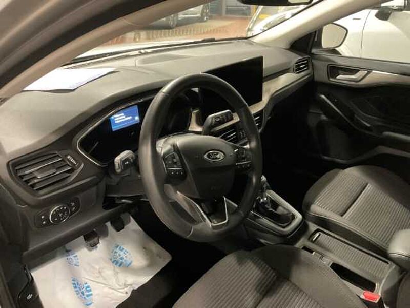 Ford Focus Turnier Titanium 4J Garantie RÜCKF. PDC NAVI.