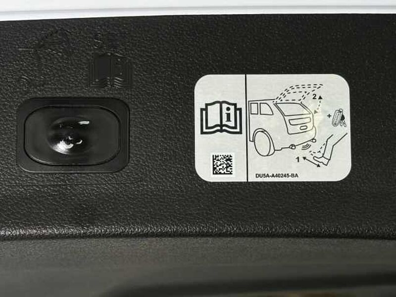 Ford Kuga Titanium+Kamera+Navi+Key-Free+Winter-P.