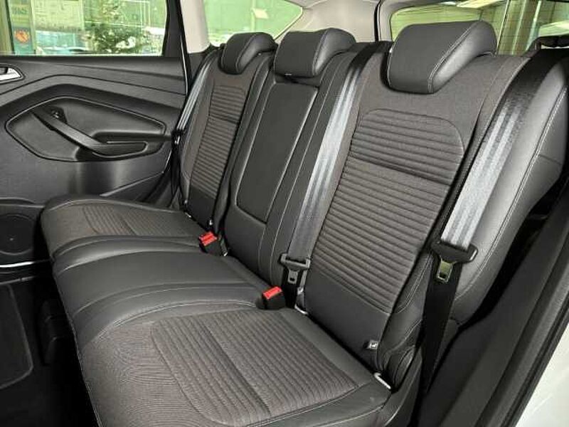 Ford Kuga Titanium+Kamera+Navi+Key-Free+Winter-P.